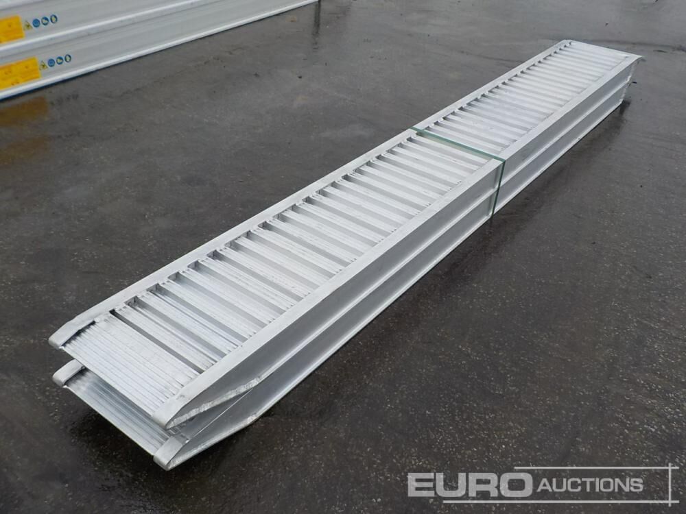 Unused CLM 85.25 Aluminium Loading Ramps (2 of) 2920kg Capacity, 2500mm Length - Otros: foto 1 Unused CLM 85.25 Aluminium Loading Ramps (2 of) 2920kg Capacity, 2500mm Length - Otros: foto 1