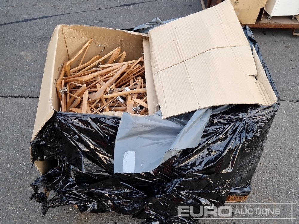 Pallet of Coat Hanger - Equipo de construcción: foto 1 Pallet of Coat Hanger - Equipo de construcción: foto 1