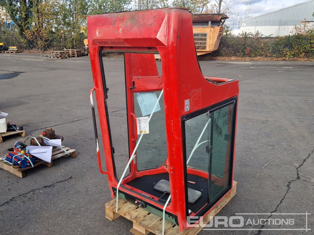 Cabin to suit Yanmar VIO20-4 - Piezas de recambio para Excavadora: foto 2 Cabin to suit Yanmar VIO20-4 - Piezas de recambio para Excavadora: foto 2