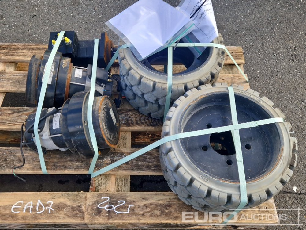 Wheels (4 of) + Hydraulic Motor (2 of) to suit Haulotte Star 10 - Piezas de recambio: foto 1 Wheels (4 of) + Hydraulic Motor (2 of) to suit Haulotte Star 10 - Piezas de recambio: foto 1