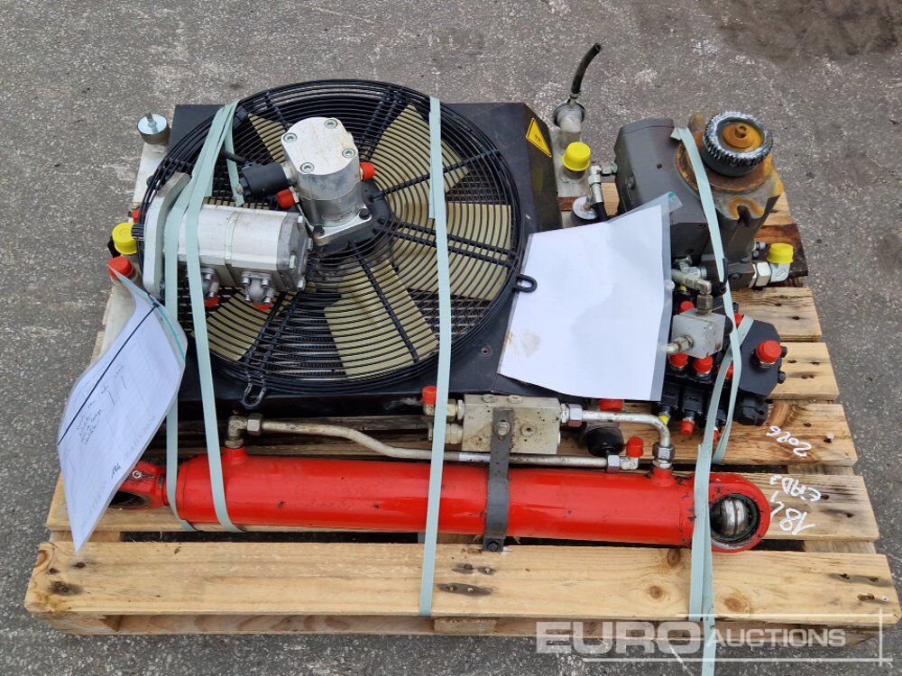 Spare Parts, Radiator to suit Volvo L30G - Equipo de construcción: foto 1 Spare Parts, Radiator to suit Volvo L30G - Equipo de construcción: foto 1