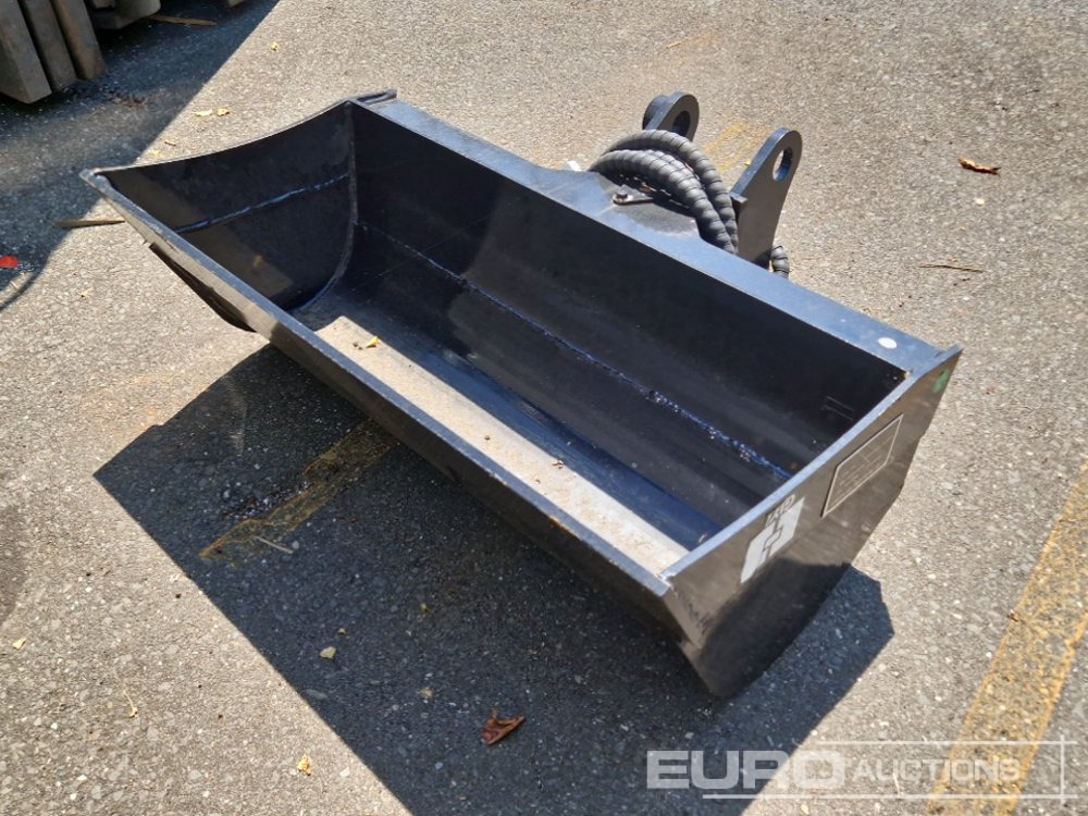 Unused Hydraulic Tilt Ditching Bucket to suit Mini Excavator - Cazo: foto 1 Unused Hydraulic Tilt Ditching Bucket to suit Mini Excavator - Cazo: foto 1