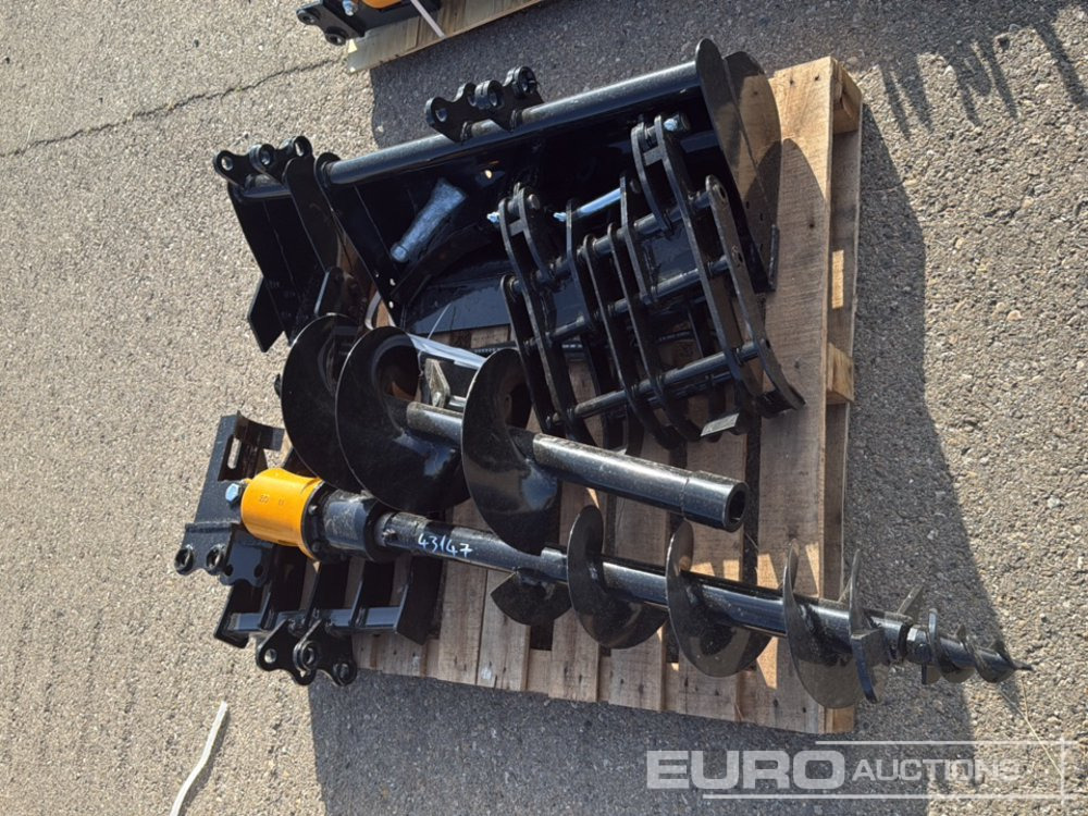Unused 2025 Captok Mini Excavator Attachments, Quick Hitch, Rake, Ripper, Auger, 12" Auger Rod, 8" Digging Bucket, 32" Ditching Bucket - Implemento para Excavadora: foto 1 Unused 2025 Captok Mini Excavator Attachments, Quick Hitch, Rake, Ripper, Auger, 12" Auger Rod, 8" Digging Bucket, 32" Ditching Bucket - Implemento para Excavadora: foto 1