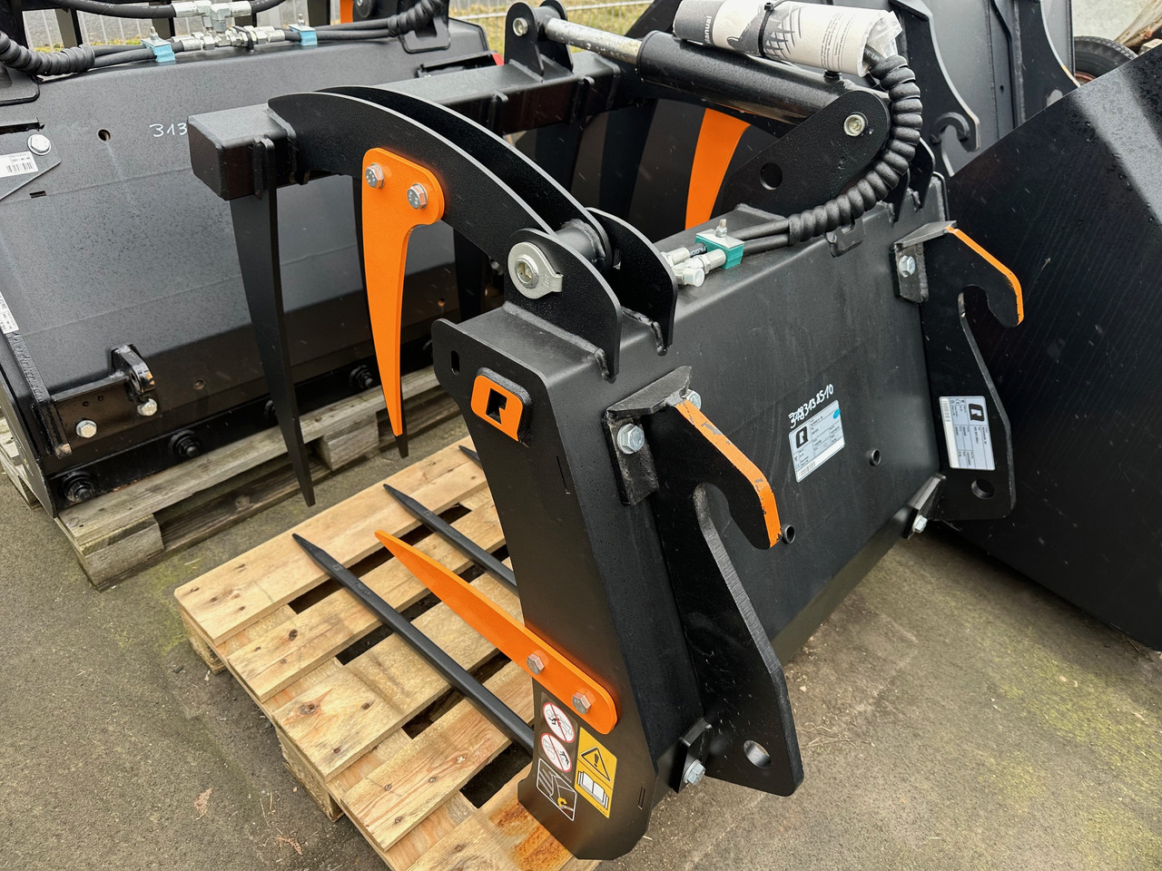 Alö Silograb S 90 BOH M 16 S - Cargador frontal para tractor: foto 1 Alö Silograb S 90 BOH M 16 S - Cargador frontal para tractor: foto 1