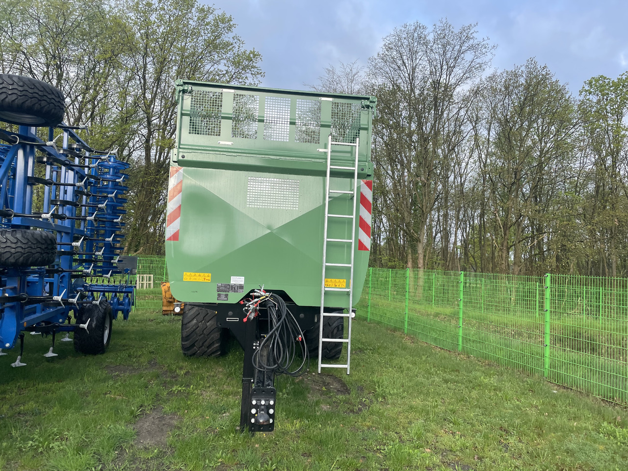 Brantner TA 24073/2 POWER-TUBE - Remolque volquete agrícola: foto 2 Brantner TA 24073/2 POWER-TUBE - Remolque volquete agrícola: foto 2