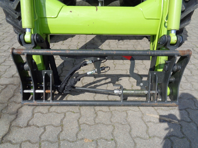 Tractor Claas Arion 430: foto 17
