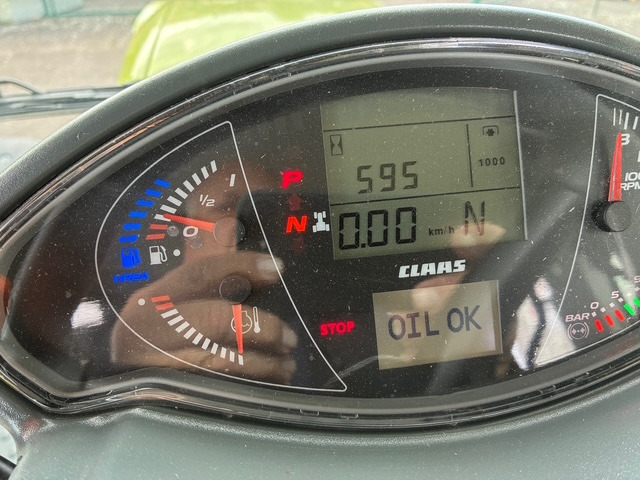 Claas Axion 870 CMATIC - Tractor: foto 2 Claas Axion 870 CMATIC - Tractor: foto 2