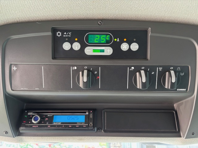 Cosechadora de granos Claas Tucano 320: foto 8