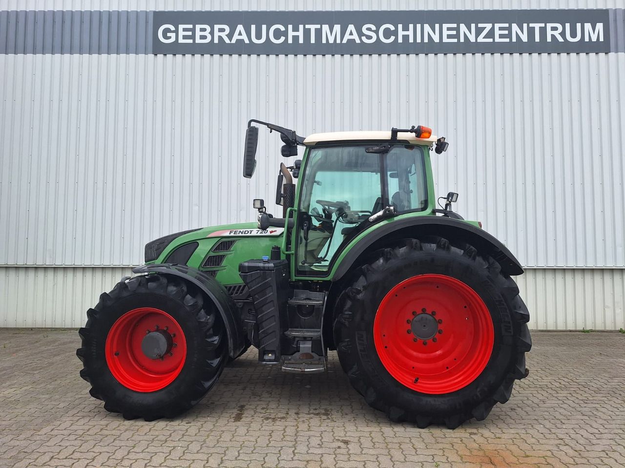 Fendt 720 Vario SCR Profi - Tractor: foto 1 Fendt 720 Vario SCR Profi - Tractor: foto 1