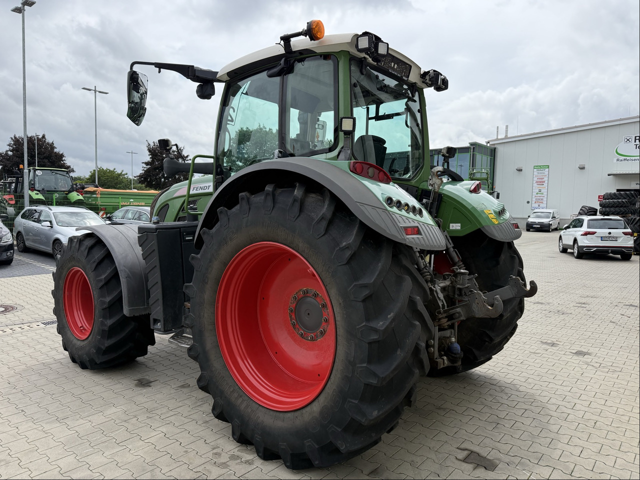 Tractor Fendt 724 Vario S4 Profi: foto 7