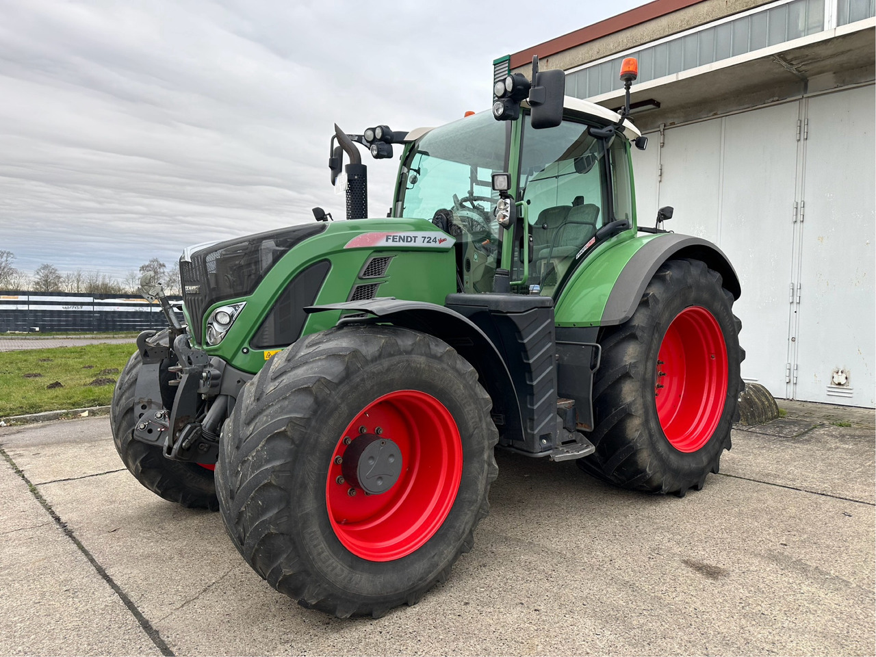 Fendt 724 Vario S4 ProfiPlus - Tractor: foto 1 Fendt 724 Vario S4 ProfiPlus - Tractor: foto 1