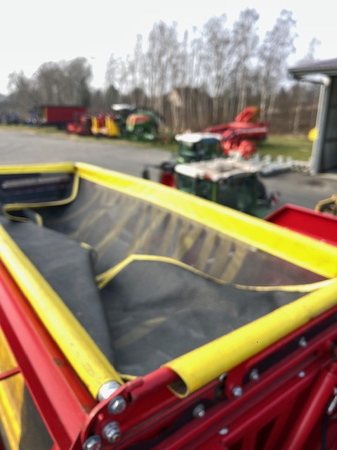 Grimme Kartoffelroder EVO 290 - Cosechadora: foto 2 Grimme Kartoffelroder EVO 290 - Cosechadora: foto 2