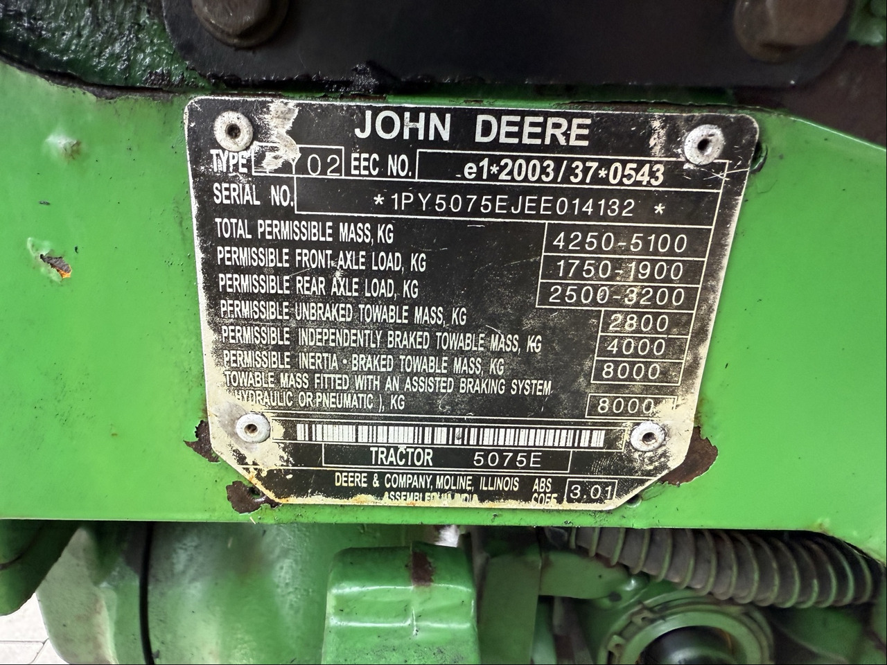 John Deere 5075E - Tractor: foto 2 John Deere 5075E - Tractor: foto 2