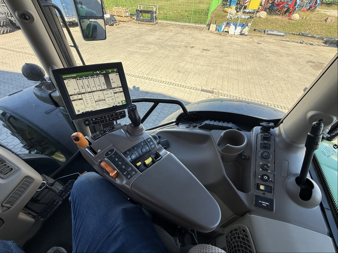 Tractor John Deere 6215R: foto 10 Tractor John Deere 6215R: foto 10