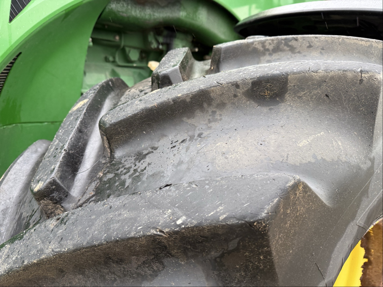 John Deere 8320 R E23 - Tractor: foto 4 John Deere 8320 R E23 - Tractor: foto 4