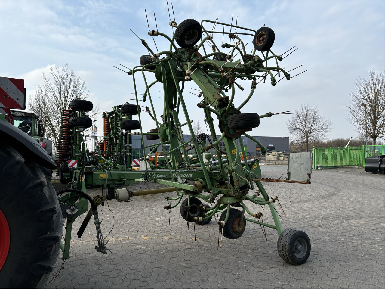 Krone KWT 10.50 / 8 x 7 Heuwender - Henificadora: foto 1 Krone KWT 10.50 / 8 x 7 Heuwender - Henificadora: foto 1