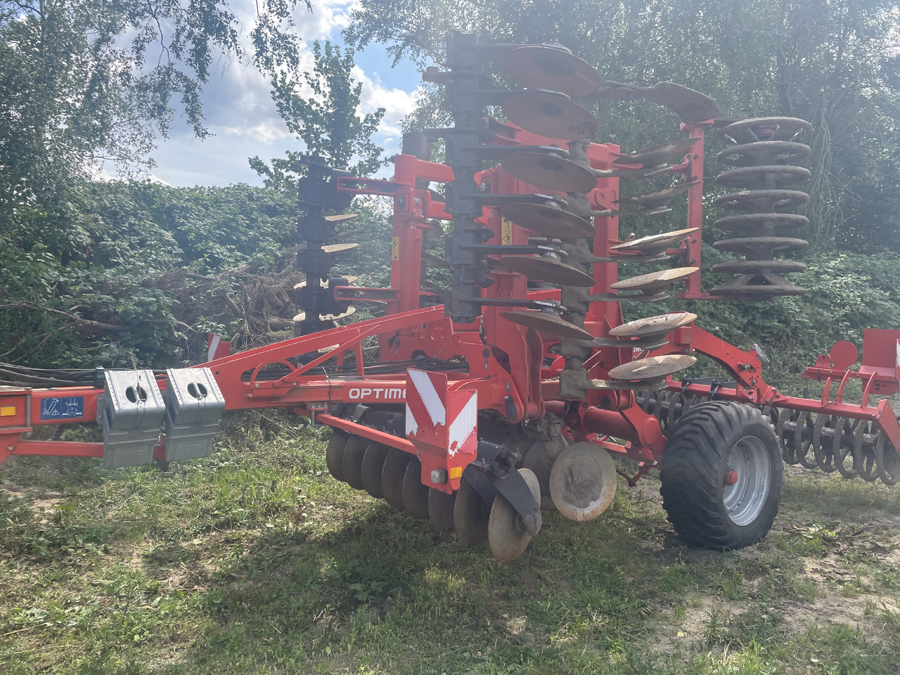 Kuhn Optimer 5003 - Grada: foto 1 Kuhn Optimer 5003 - Grada: foto 1