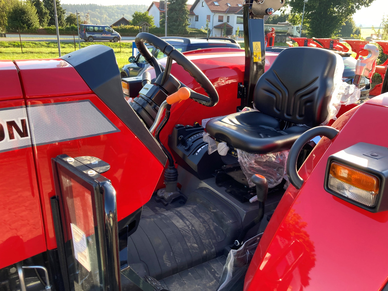 Massey Ferguson 4708 M Plattform Essential - Tractor: foto 5 Massey Ferguson 4708 M Plattform Essential - Tractor: foto 5