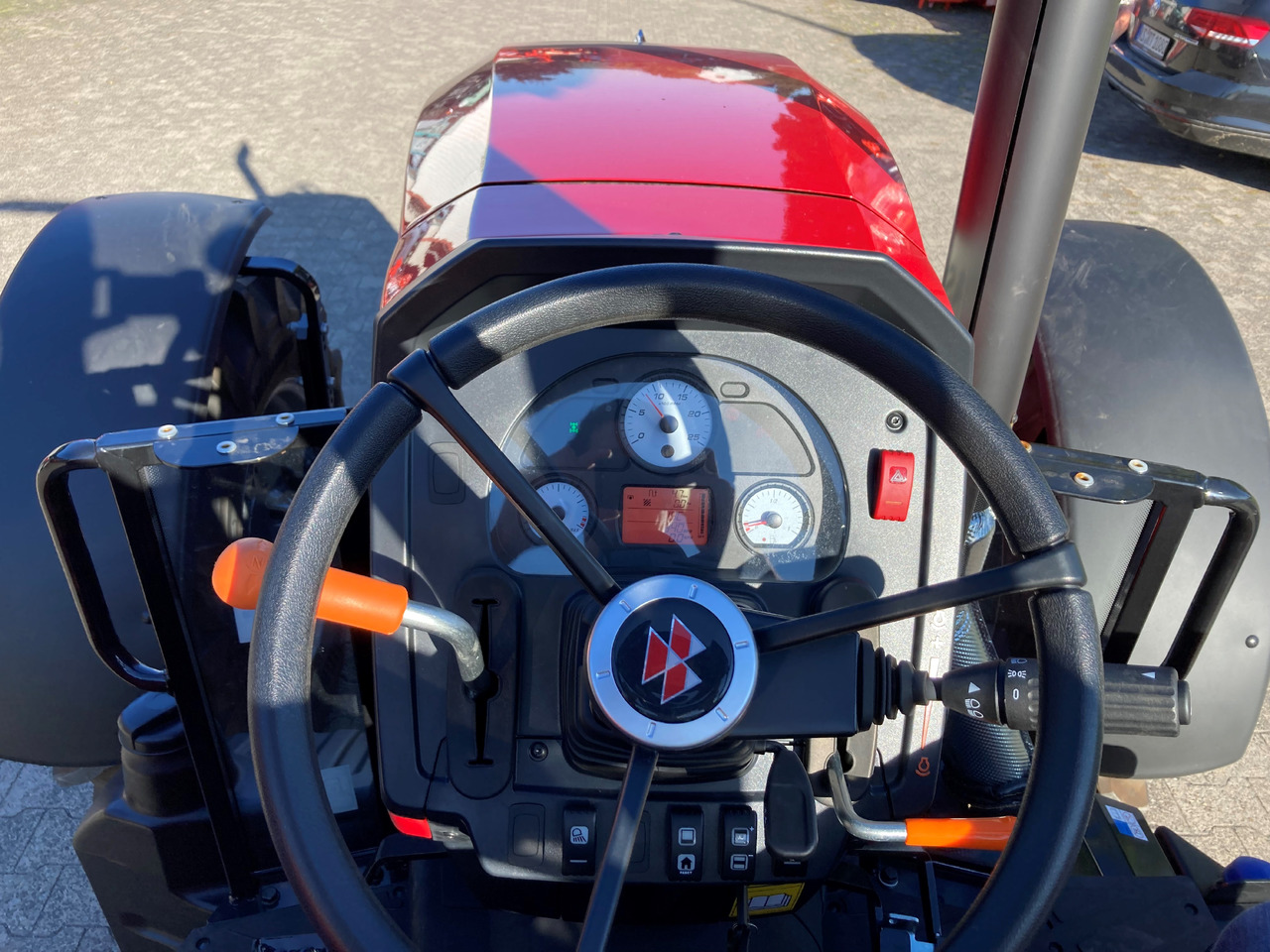 Massey Ferguson 4708 M Plattform Essential - Tractor: foto 3 Massey Ferguson 4708 M Plattform Essential - Tractor: foto 3