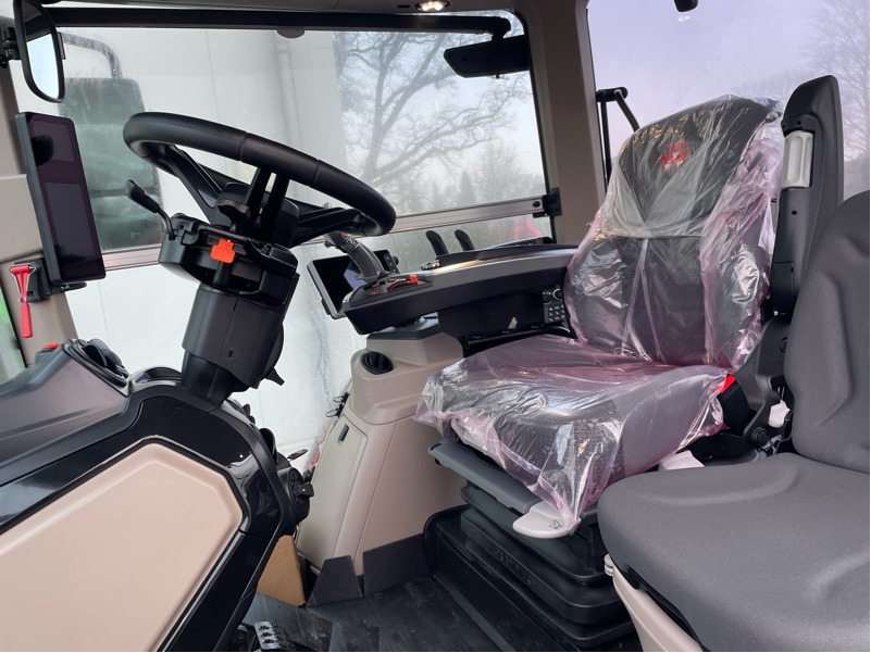 Massey Ferguson 8S.265 Dyna-7 EFFICIENT - Tractor: foto 2 Massey Ferguson 8S.265 Dyna-7 EFFICIENT - Tractor: foto 2