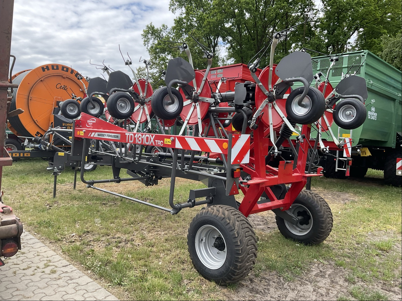 Massey Ferguson TD 1310X TRC - Henificadora: foto 1 Massey Ferguson TD 1310X TRC - Henificadora: foto 1