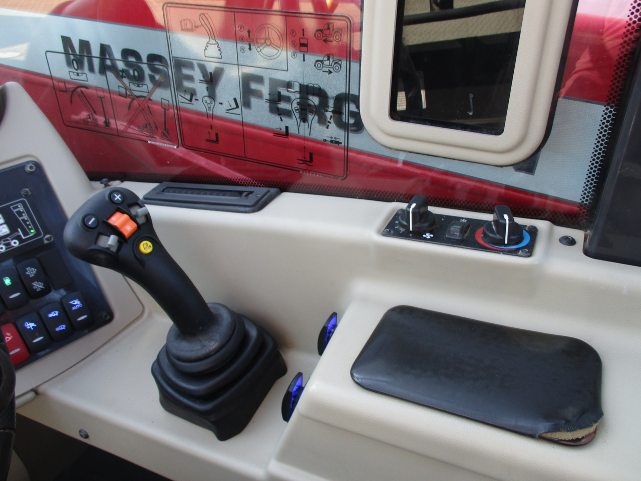 Massey Ferguson TH 7038 T4f - Cargadora: foto 5 Massey Ferguson TH 7038 T4f - Cargadora: foto 5