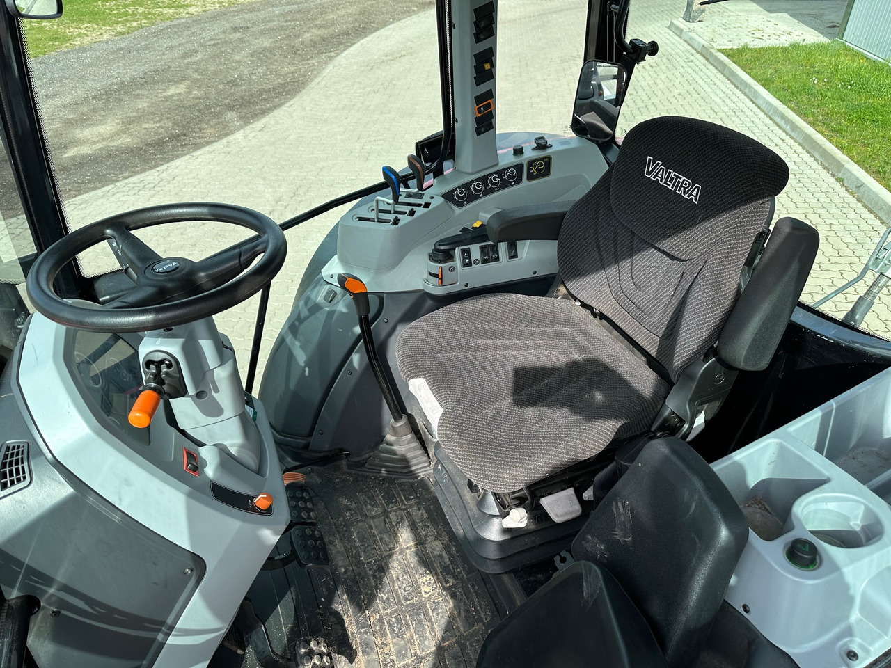 Valtra A105 MH - Tractor: foto 4 Valtra A105 MH - Tractor: foto 4