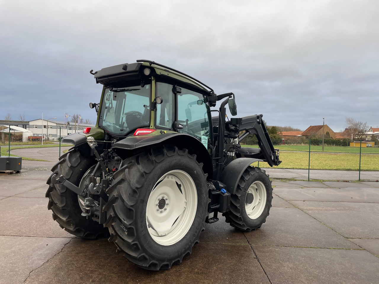 Valtra A105MH4 2B0 - Tractor: foto 5 Valtra A105MH4 2B0 - Tractor: foto 5