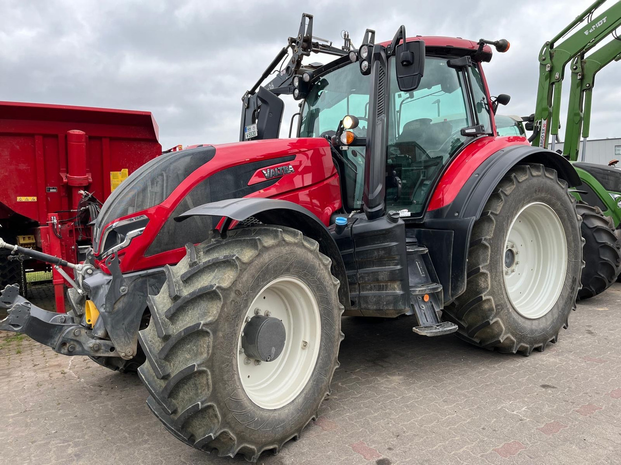 Valtra T 175 Active - Tractor: foto 1 Valtra T 175 Active - Tractor: foto 1