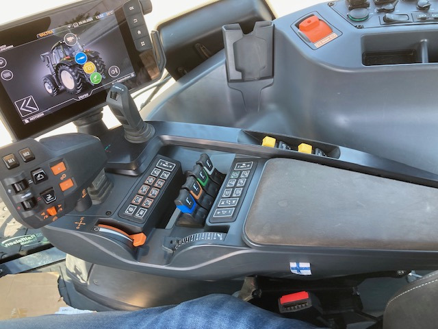 Valtra T 235 Versu - Tractor: foto 4 Valtra T 235 Versu - Tractor: foto 4