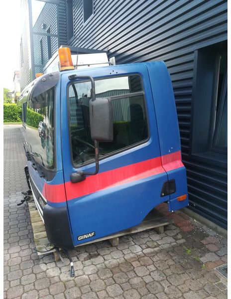 DAF CF65 CF75 CF85 Euro 3 - Cabina e interior para Camión: foto 2 DAF CF65 CF75 CF85 Euro 3 - Cabina e interior para Camión: foto 2