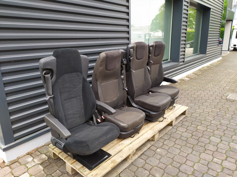 DAF XF 105 CF 85 - Asiento para Camión: foto 2 DAF XF 105 CF 85 - Asiento para Camión: foto 2