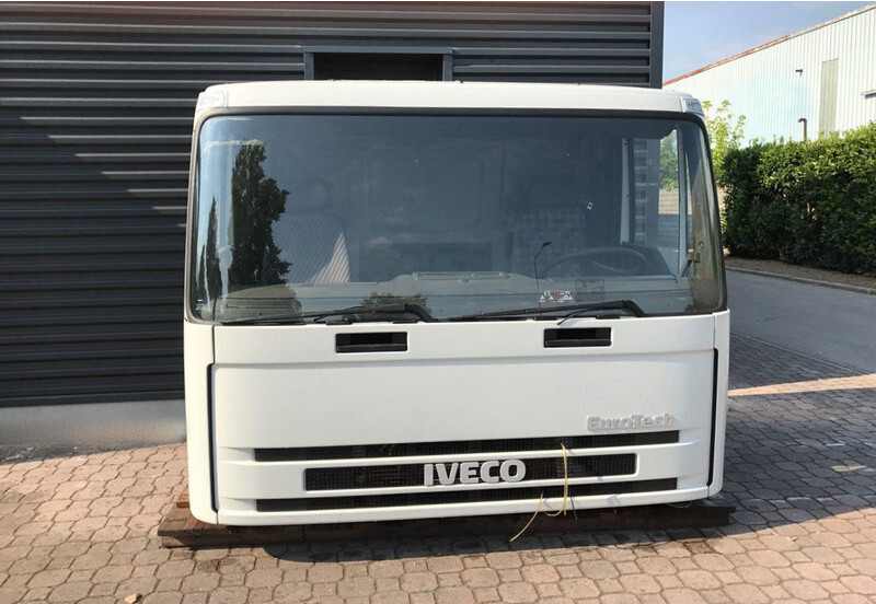 Iveco Eurotech - Eurotrakker Euro 3 - Cabina e interior para Camión: foto 2 Iveco Eurotech - Eurotrakker Euro 3 - Cabina e interior para Camión: foto 2
