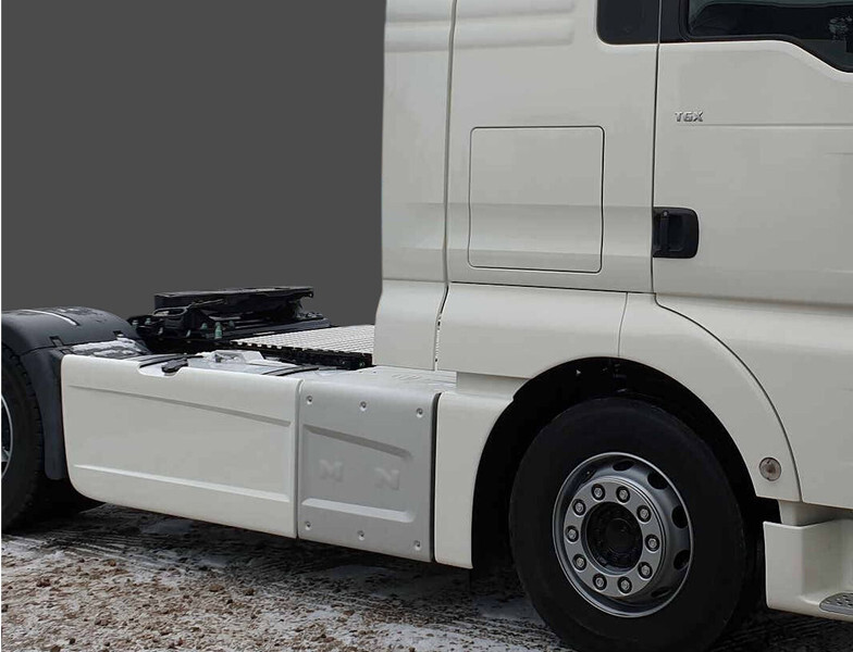 MAN TGX TGS EURO 6 Sideskirts / fairings - Aerodinámica/ Spoiler para Camión: foto 3 MAN TGX TGS EURO 6 Sideskirts / fairings - Aerodinámica/ Spoiler para Camión: foto 3