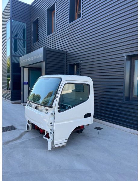 Mitsubishi S MODEL - Cabina e interior para Camión: foto 4 Mitsubishi S MODEL - Cabina e interior para Camión: foto 4