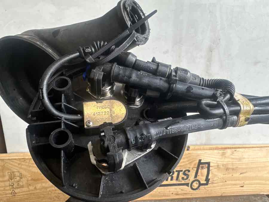 IVECO AMATUR ADBLUE 41272285 - Procesamiento de combustible para Camión: foto 2 IVECO AMATUR ADBLUE 41272285 - Procesamiento de combustible para Camión: foto 2