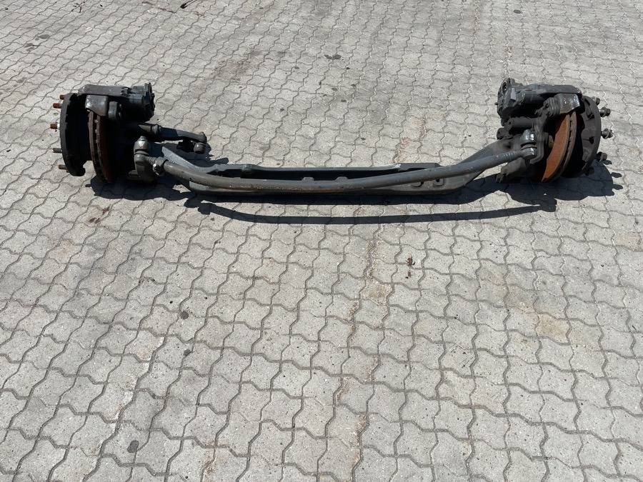 MERCEDES FRONT AXLE A0003301000 - Eje y piezas para Camión: foto 1 MERCEDES FRONT AXLE A0003301000 - Eje y piezas para Camión: foto 1