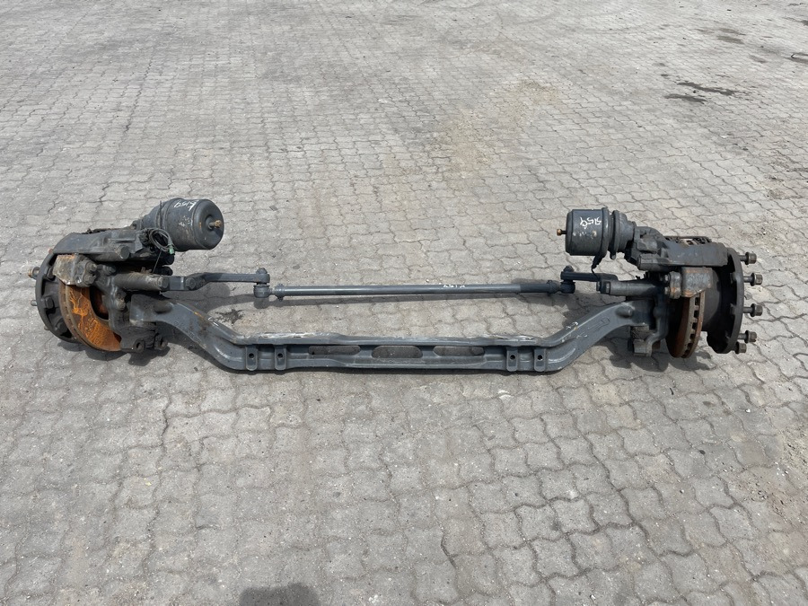 MERCEDES TRAILING AXLE A0003900300 - Eje y piezas para Camión: foto 1 MERCEDES TRAILING AXLE A0003900300 - Eje y piezas para Camión: foto 1