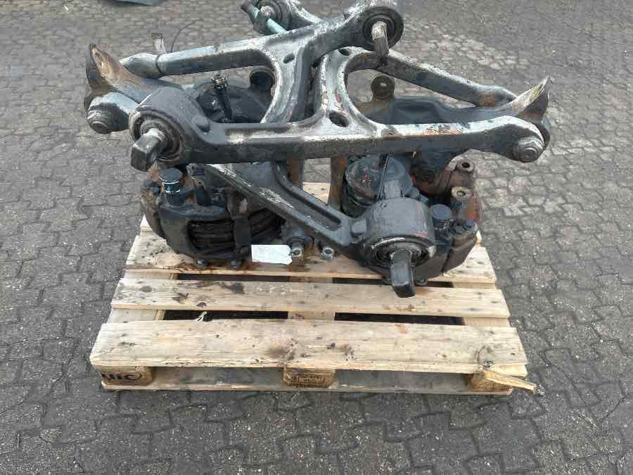 MERCEDES TRAILING AXLE A0023907000 - Eje y piezas para Autobús: foto 2 MERCEDES TRAILING AXLE A0023907000 - Eje y piezas para Autobús: foto 2