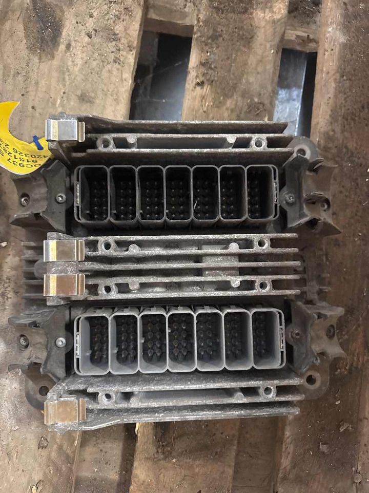 SCANIA ECU EMS S7 DC937 2420326 - Sistema eléctrico para Camión: foto 1 SCANIA ECU EMS S7 DC937 2420326 - Sistema eléctrico para Camión: foto 1