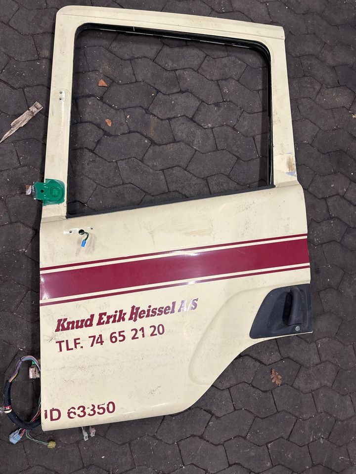 SCANIA LEFT DOOR 1384419 - Cabina e interior para Camión: foto 1 SCANIA LEFT DOOR 1384419 - Cabina e interior para Camión: foto 1