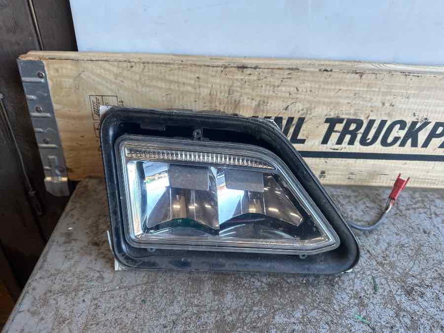 SCANIA SPOTLAMP 2535367 - Luz/ Iluminación para Camión: foto 1 SCANIA SPOTLAMP 2535367 - Luz/ Iluminación para Camión: foto 1