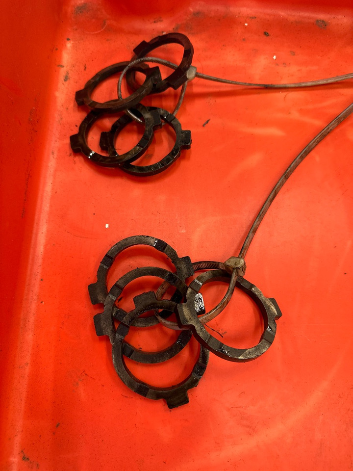 SCANIA TRUST WASHER 1120862 - Cabezal de bloque para Camión: foto 1 SCANIA TRUST WASHER 1120862 - Cabezal de bloque para Camión: foto 1