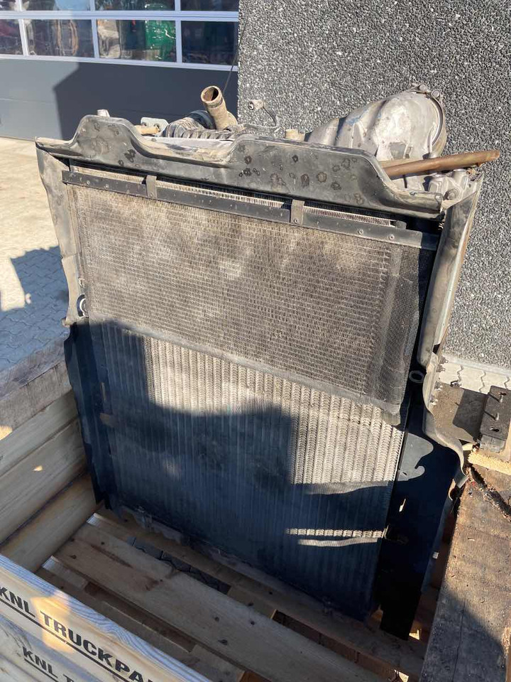 VOLVO COMPLETE COOLER / INTERCOOLER 23852082 - Sistema de refrigeración para Camión: foto 1 VOLVO COMPLETE COOLER / INTERCOOLER 23852082 - Sistema de refrigeración para Camión: foto 1