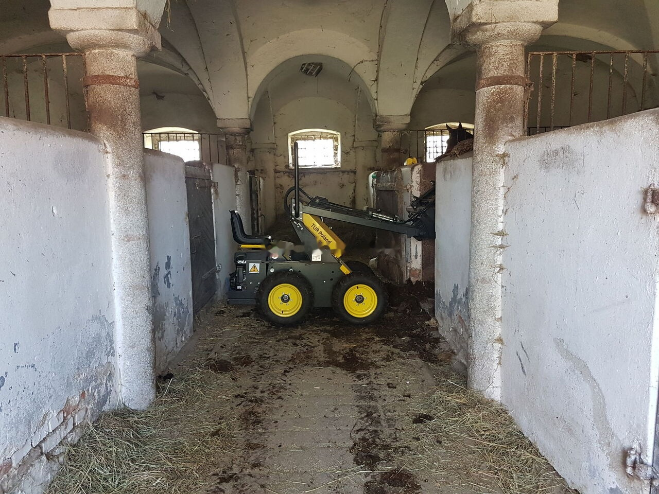 Tur Poland Mini Loader TUR N 520 Mini Hoflader Kompaktlader Briggs&Stratton - Minicargadora: foto 5 Tur Poland Mini Loader TUR N 520 Mini Hoflader Kompaktlader Briggs&Stratton - Minicargadora: foto 5