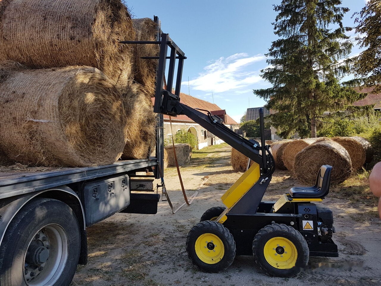 Tur Poland Miniradlader Miniloader Mini hoflader TUR N 520 Briggs&Stratton - Minicargadora: foto 1 Tur Poland Miniradlader Miniloader Mini hoflader TUR N 520 Briggs&Stratton - Minicargadora: foto 1