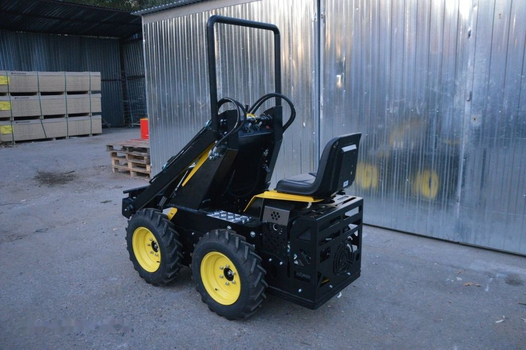 Tur Poland Miniradlader Miniloader Mini hoflader TUR N 520 - Minicargadora: foto 4 Tur Poland Miniradlader Miniloader Mini hoflader TUR N 520 - Minicargadora: foto 4