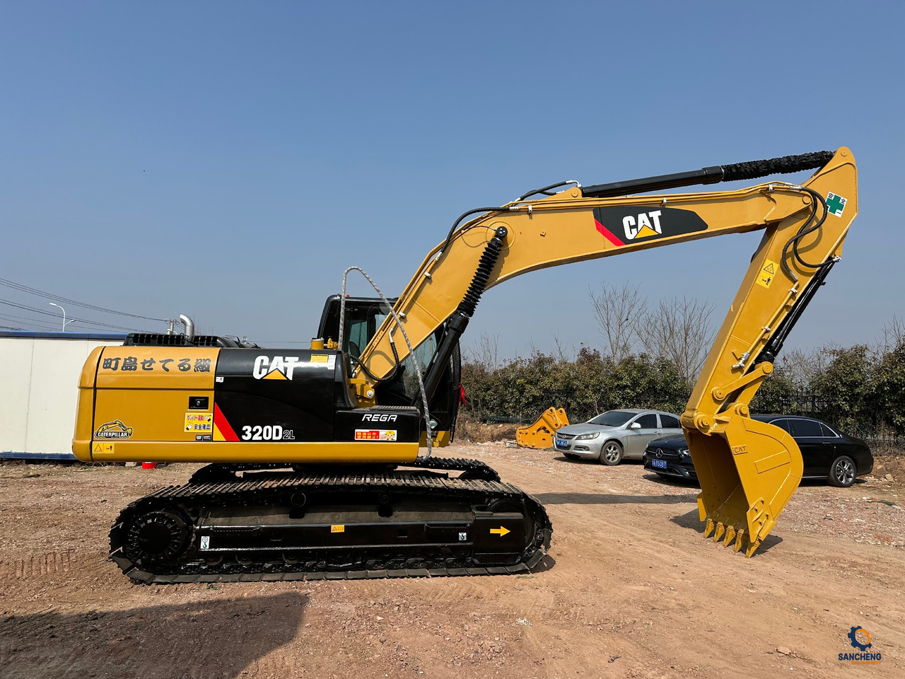 CATERPILLAR 320D2L - Excavadora de cadenas: foto 1 CATERPILLAR 320D2L - Excavadora de cadenas: foto 1