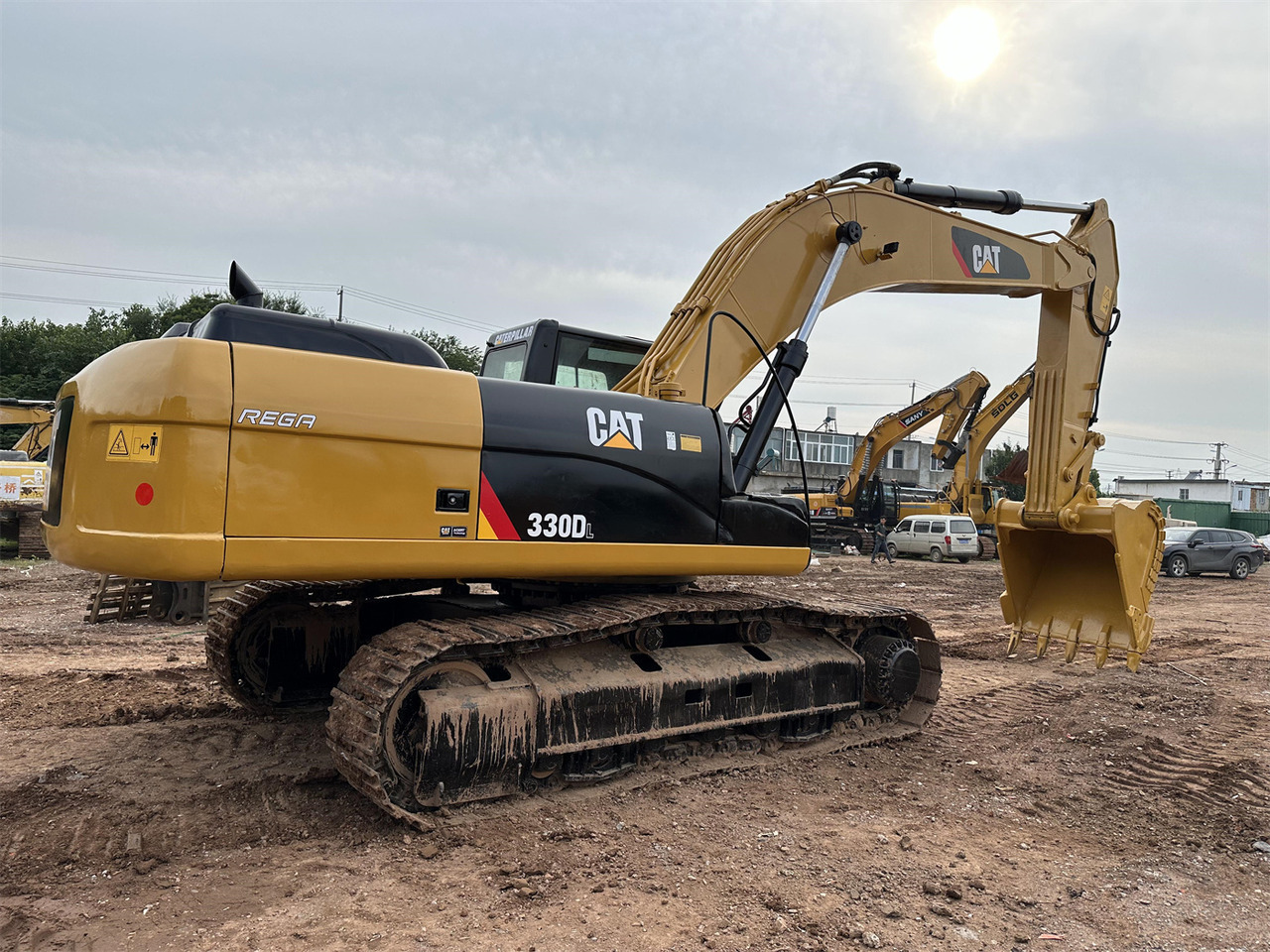 CATERPILLAR 330D - Excavadora de cadenas: foto 1 CATERPILLAR 330D - Excavadora de cadenas: foto 1