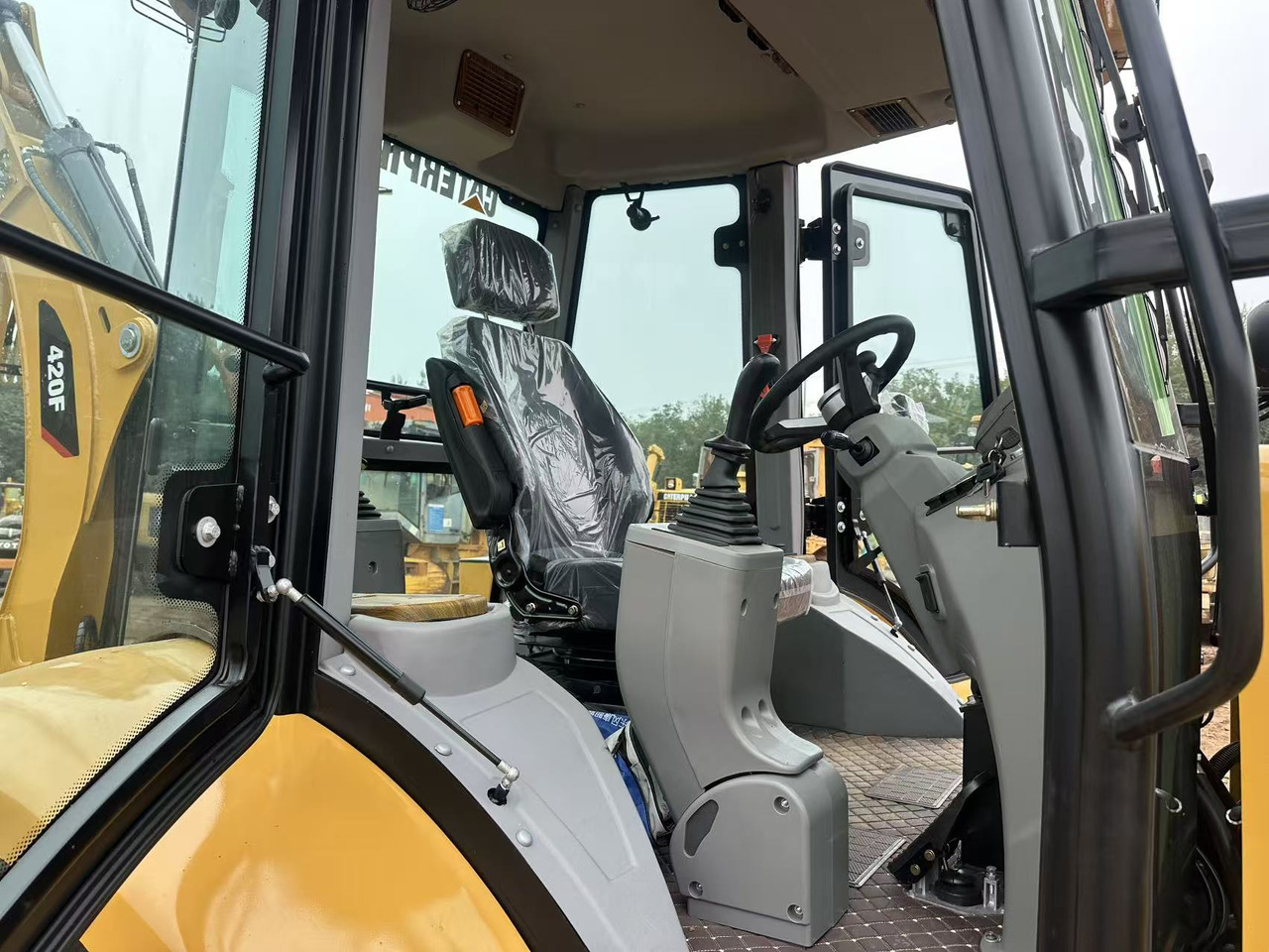 Leasing financiero de CATERPILLAR 420F2 leasing CATERPILLAR 420F2: foto 8